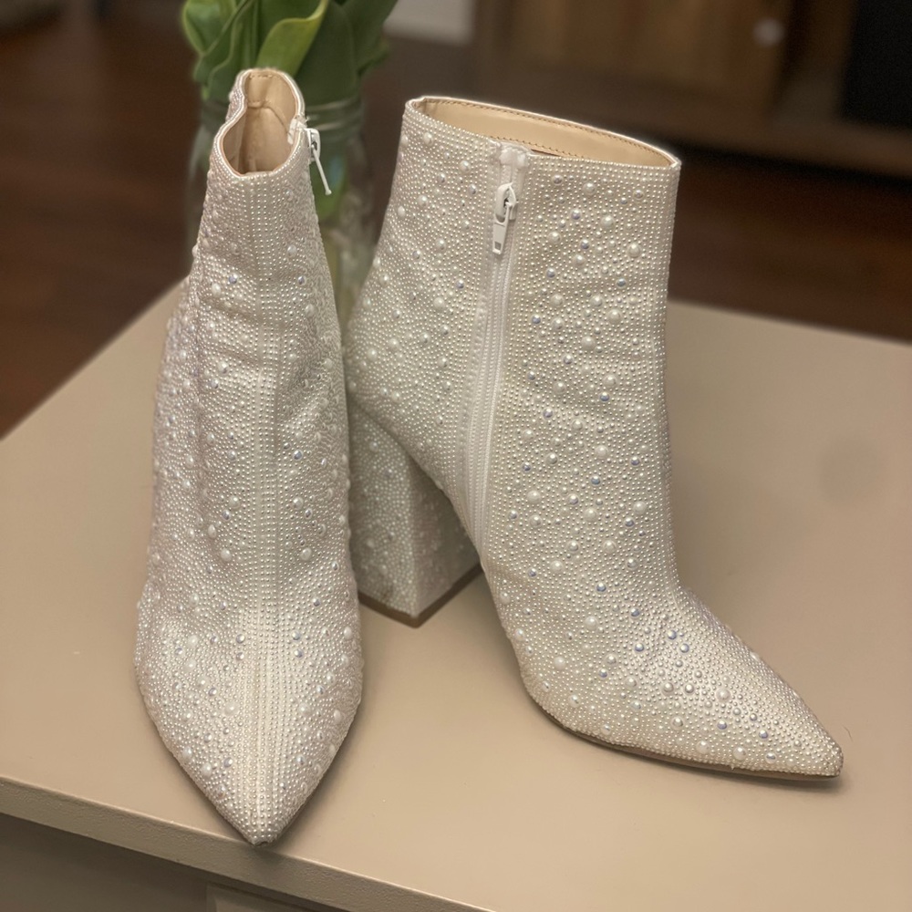 Steve Madden white/ cream pearl booties size 10